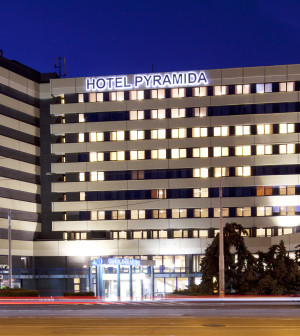 Hotel pyramida praha 6 bazen