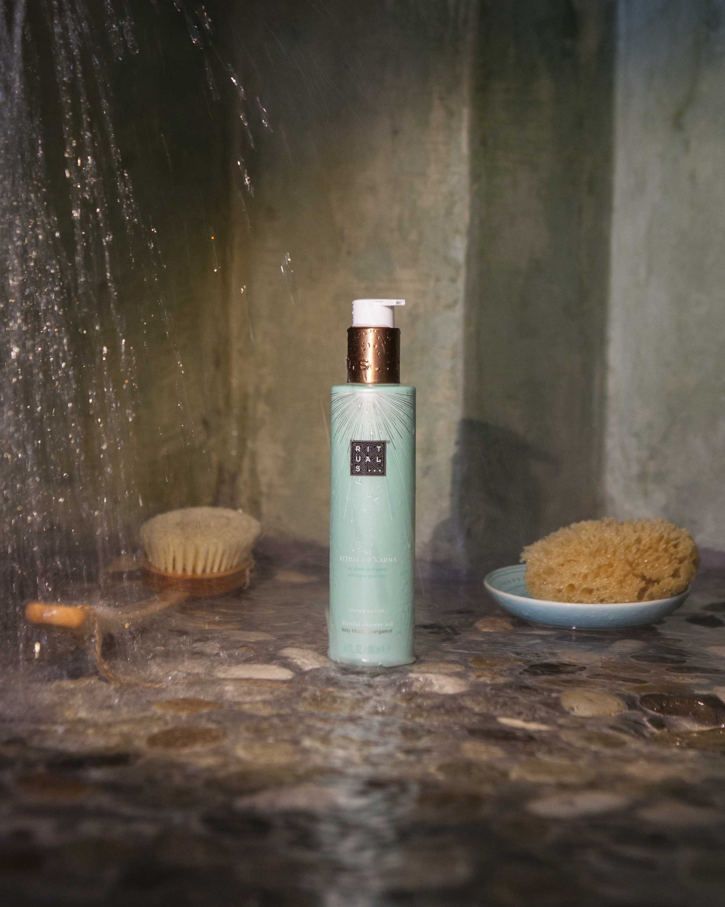 Rituals.cz_The Ritual of Karma Shower Oil_sprchovy olej 200ml, cena 250