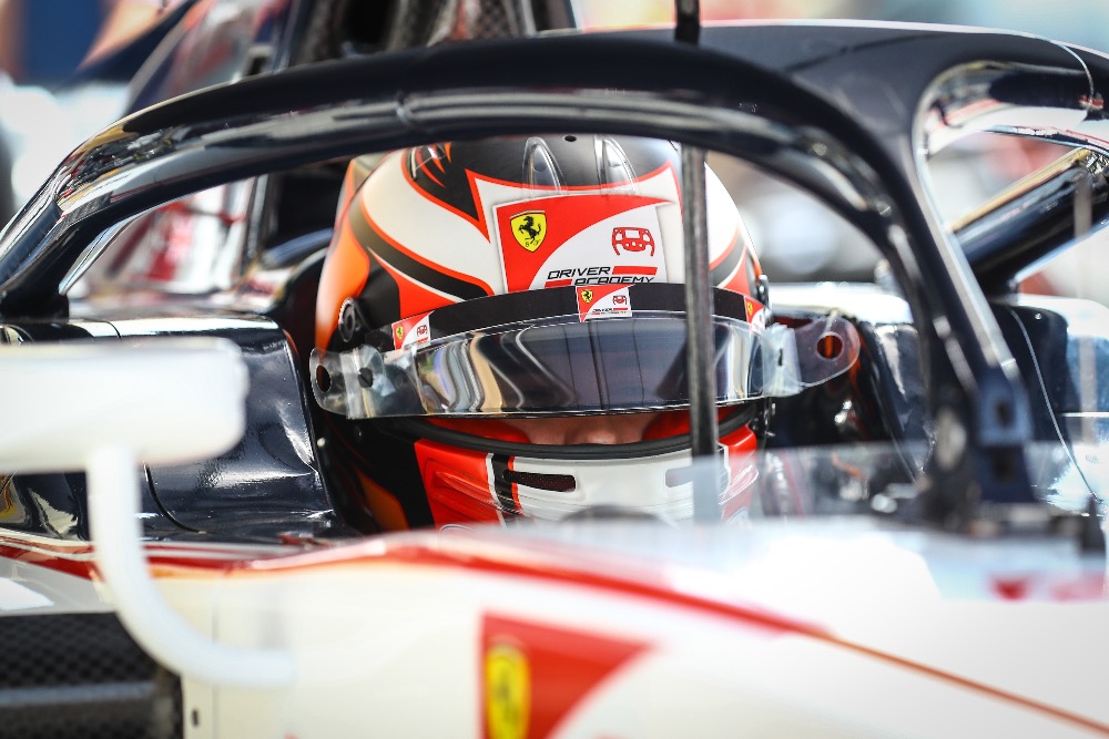 Formule 2 v Bahrajnu: Česká stáj hlavně sbírala zkušenosti