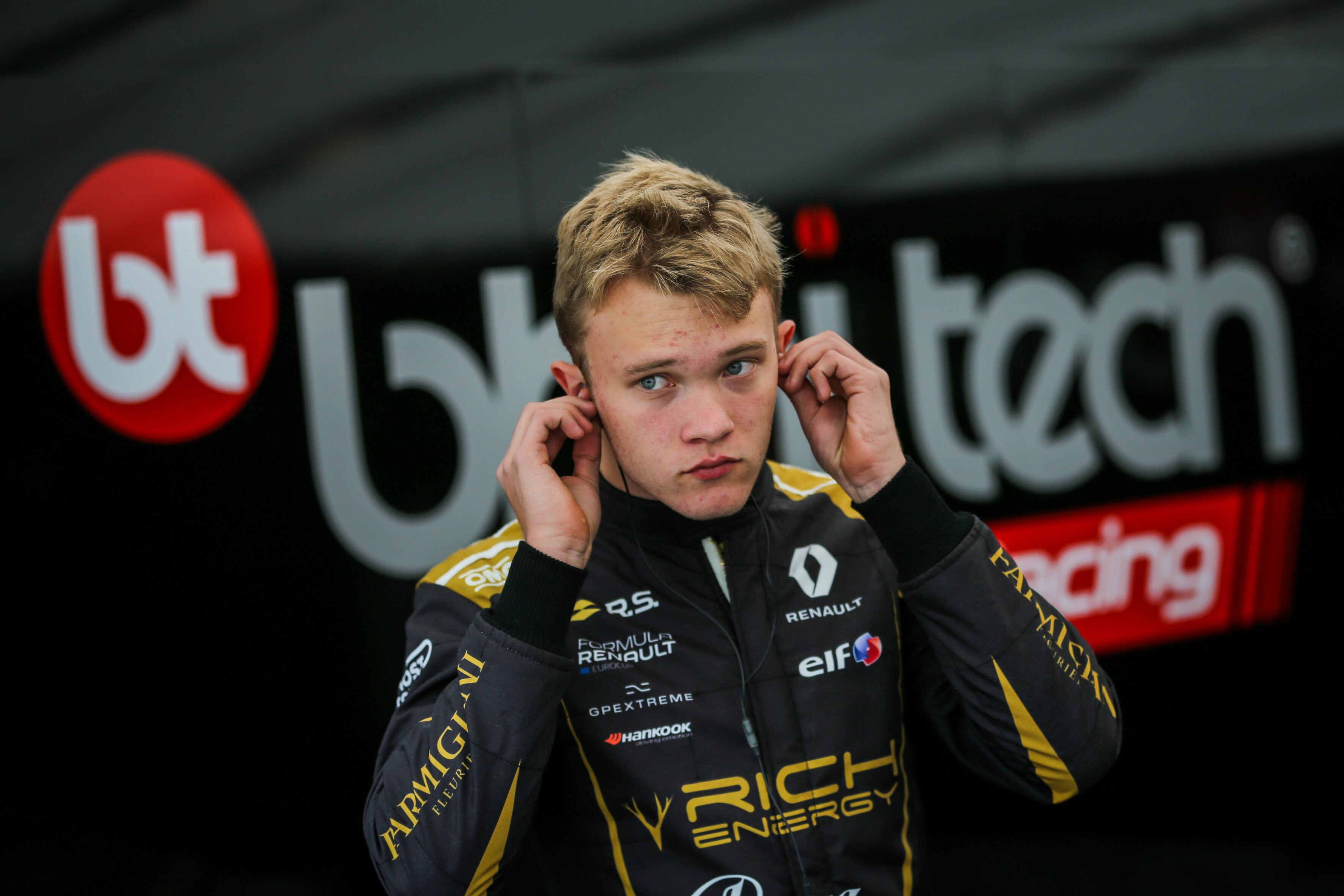 Debut Ptáčka juniora ve Formuli Renault: Mladý Čech dosáhl na body