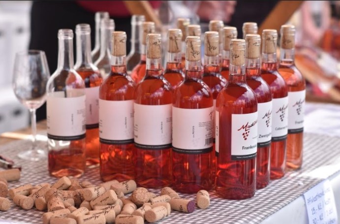 Na Rašínově nábřeží proběhne v polovině května osmý ročník oblíbeného vinařského festivalu