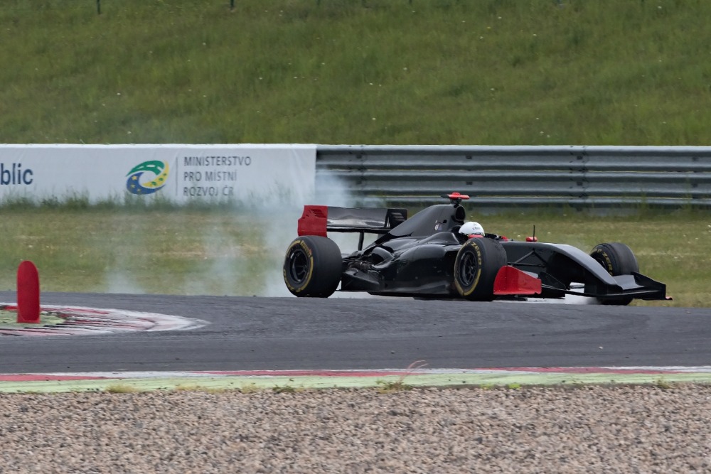 Bravo, Romane!  Staněk zajel v Mostě skvělý čas, překonal i formuli 1