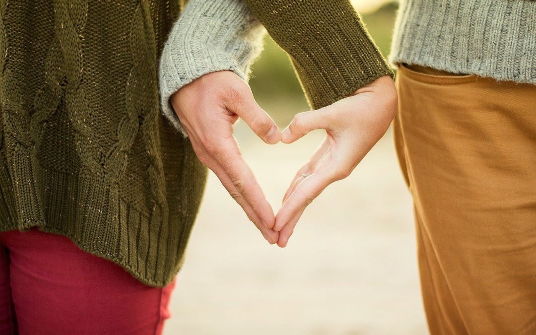 Okořeňte soužití s partnerem: 7 tipů na podzimní partnerské aktivity u vás doma