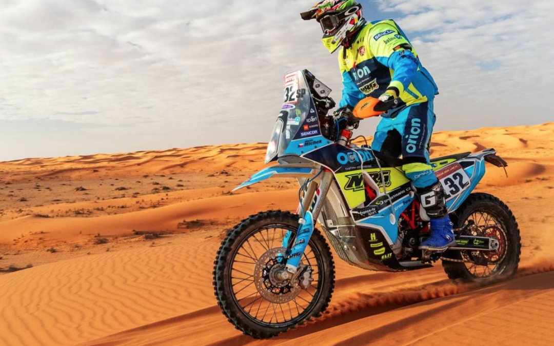 Michek se připravuje na Rallye Dakar. Zvládl nakoupit za pouhou minutu?
