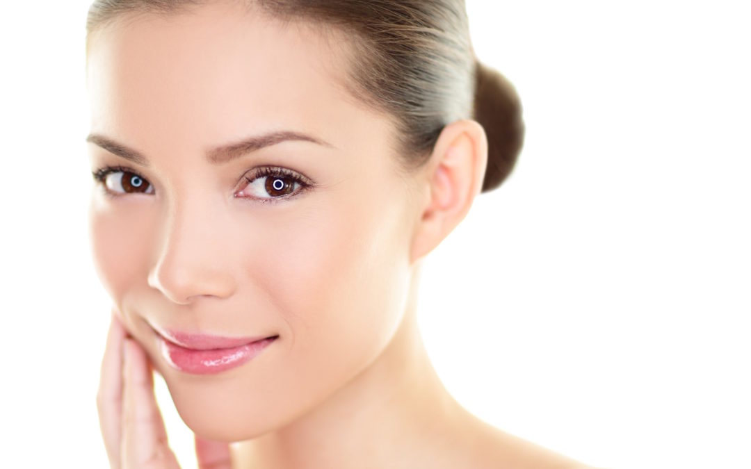 Moderní metody v boji proti akné. Jak se zbavit nevzhledných pupínků?