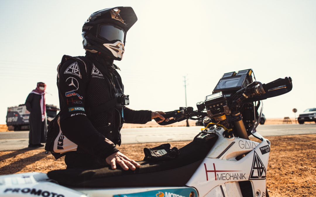 Vyčerpávající Dakar. Na volný den se těším, řekl po dalších 11 hodinách v sedle Podmol