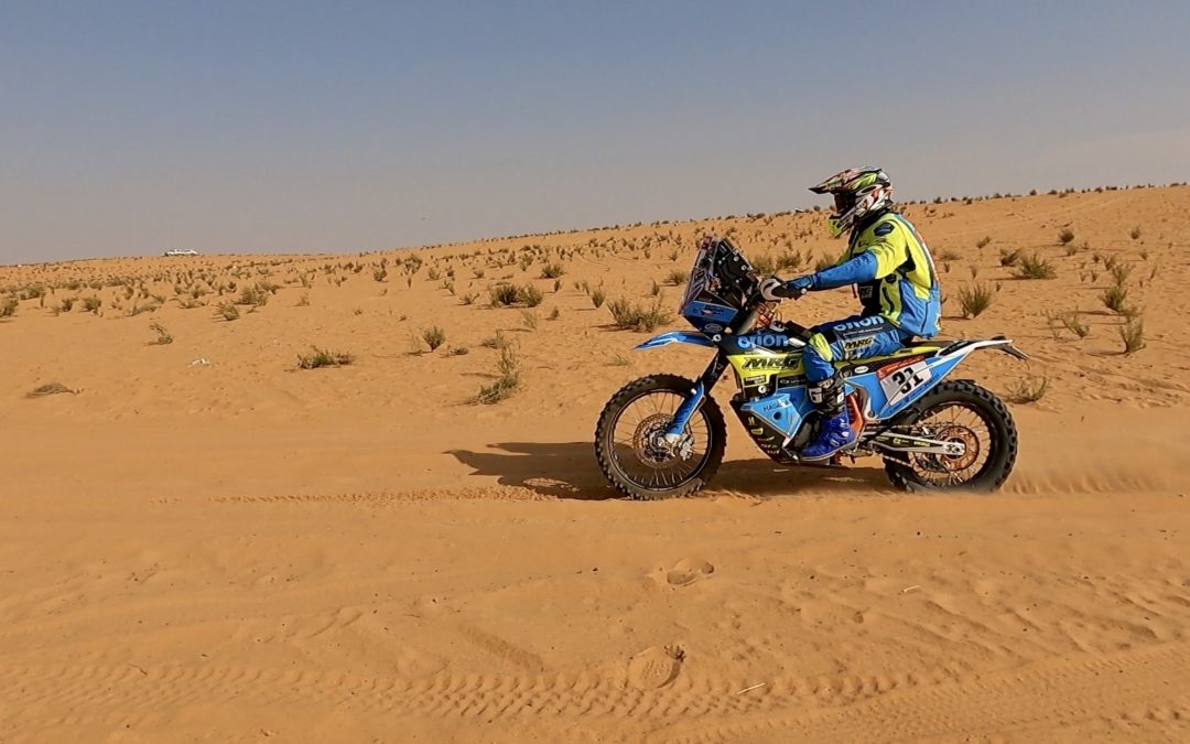 Michek znovu zlobil soupeře na továrních motorkách. V 6. etapě Dakaru byl po penalizaci šestnáctý