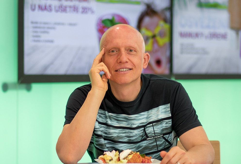 Raw stravování se v Česku ukotvilo. Na internetu vyhledávají recepty a podniky