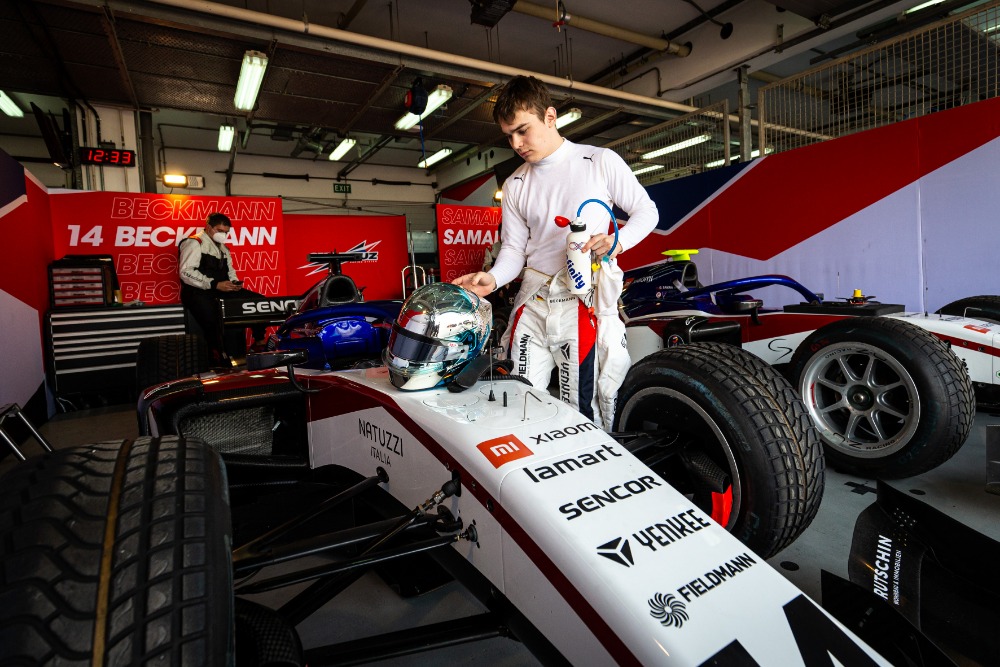 Kvalifikace F2 v Bahrajnu: Charouzův David Beckmann na pole-position zítřejšího sprintu!