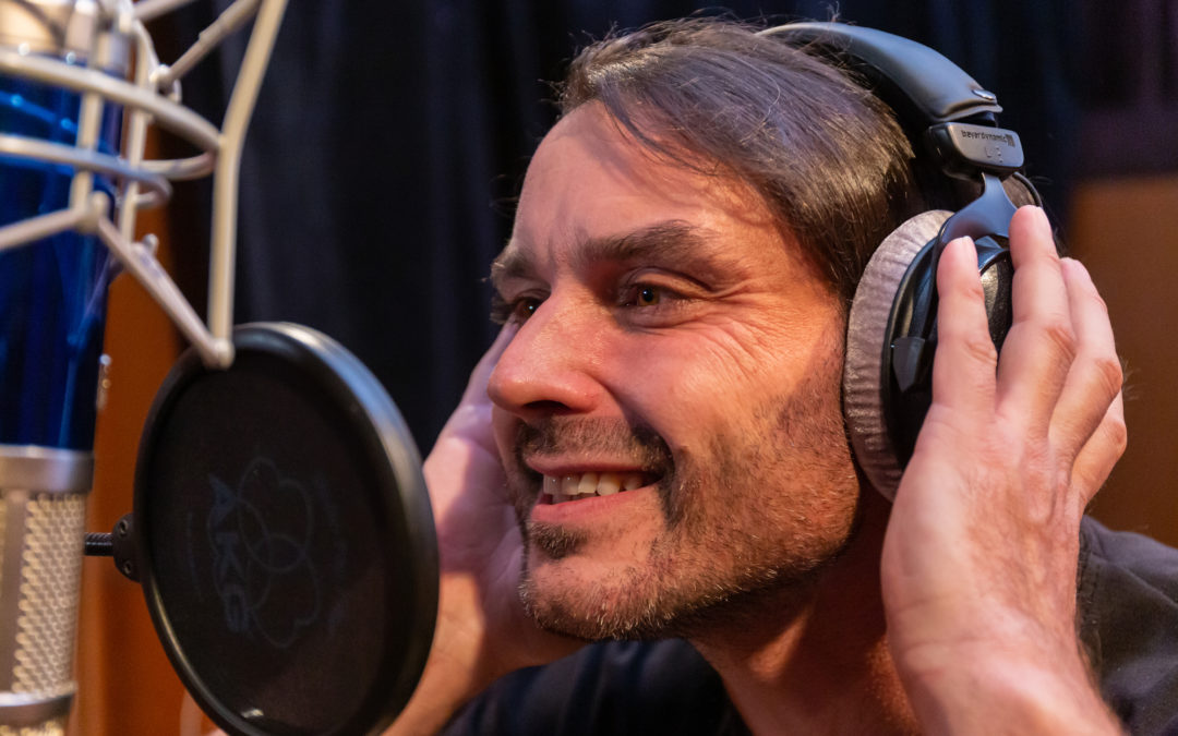 Syn slavného zpěváka Pavla Nováka natočil hudební klip Svět. Jak se vám líbí?