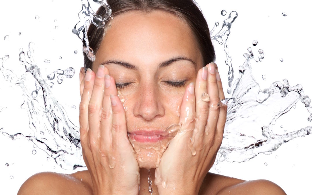 Restartujte svoji pleť před letní sezónou: Hydratujte pokožku a vyzkoušejte fototerapii