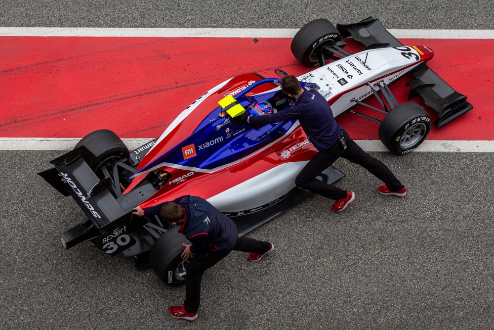 Testy F3 v Barceloně: Charouz Racing System předvedl svůj vysoký potenciál
