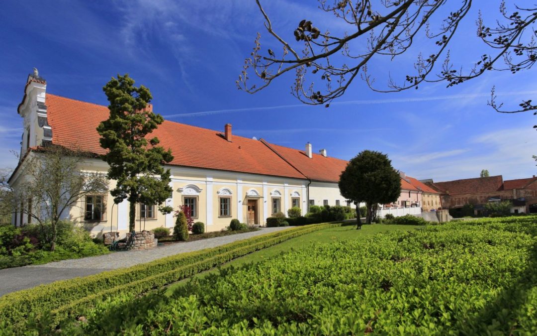 Závěrečný koncert interpretačních kurzů v Litni zve na pěvecké umění 18. června na zámek Liteň