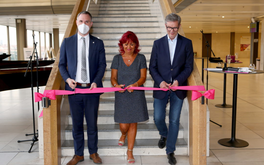 Od Pakulu ke Kongresáku: Výstava o historii budovy, kterou prošly naše dějiny