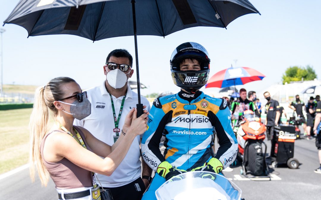 Rozvážel víno, běhal za stovku. Teď motocyklového jezdce Königa čeká závod v Nizozemsku
