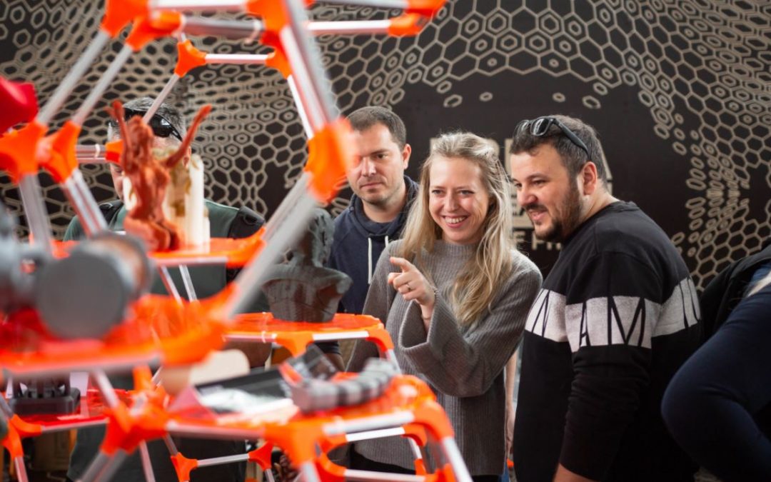 Zažijte svět po apokalypse. Na Maker Faire Prague 2021 dorazí skupina z Raketové základny Bratronice