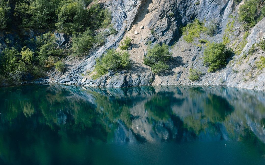 Cestovatelský tip: Kam vyrazit na koupačku okolo Prahy a Brna