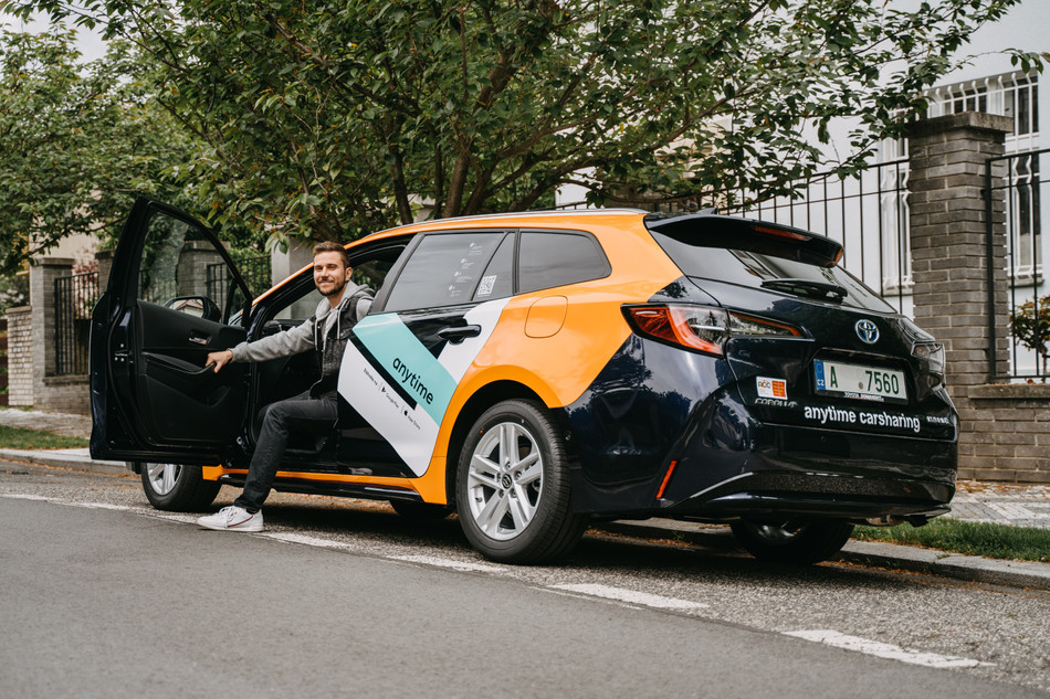 Carsharing dlouhodobě roste. Ideální je pro něj hybridní pohon, který šetří životní prostředí, ale nabízí jistotu doplnění záložního paliva