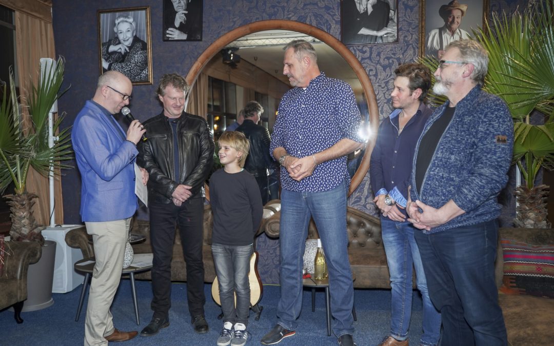 Batěk vydává debutové album V mapách! Kmotry byli Václav a Jan Neckářovi, režisér velkofilmu i syn Wericha