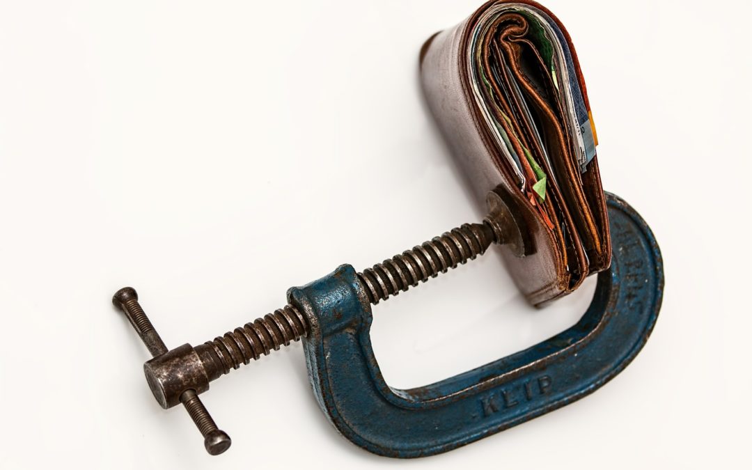 Lidé se snaží zachránit své úspory. Podle odborníků čeká Česko až 15 let vysoké inflace