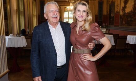 Slavnostní předání první ceny Anděl mezi zdravotníky: Barbora Forgáčová odjela novou Toyotou