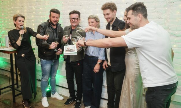 Michal Malátný pokřtil knihu Vojty Urbana: Překvapil mě, čekal jsem jen recepty