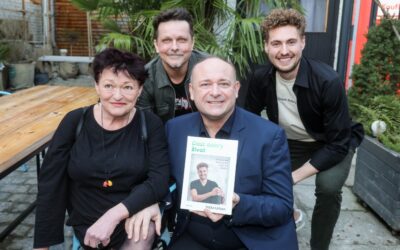 Křest knihy Vojty Urbana: Valérie Zawadská chválí autorův příběh i češtinu a těší se na čtení